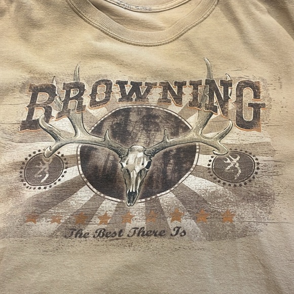 Super cute graphic tee - Picture 2 of 3